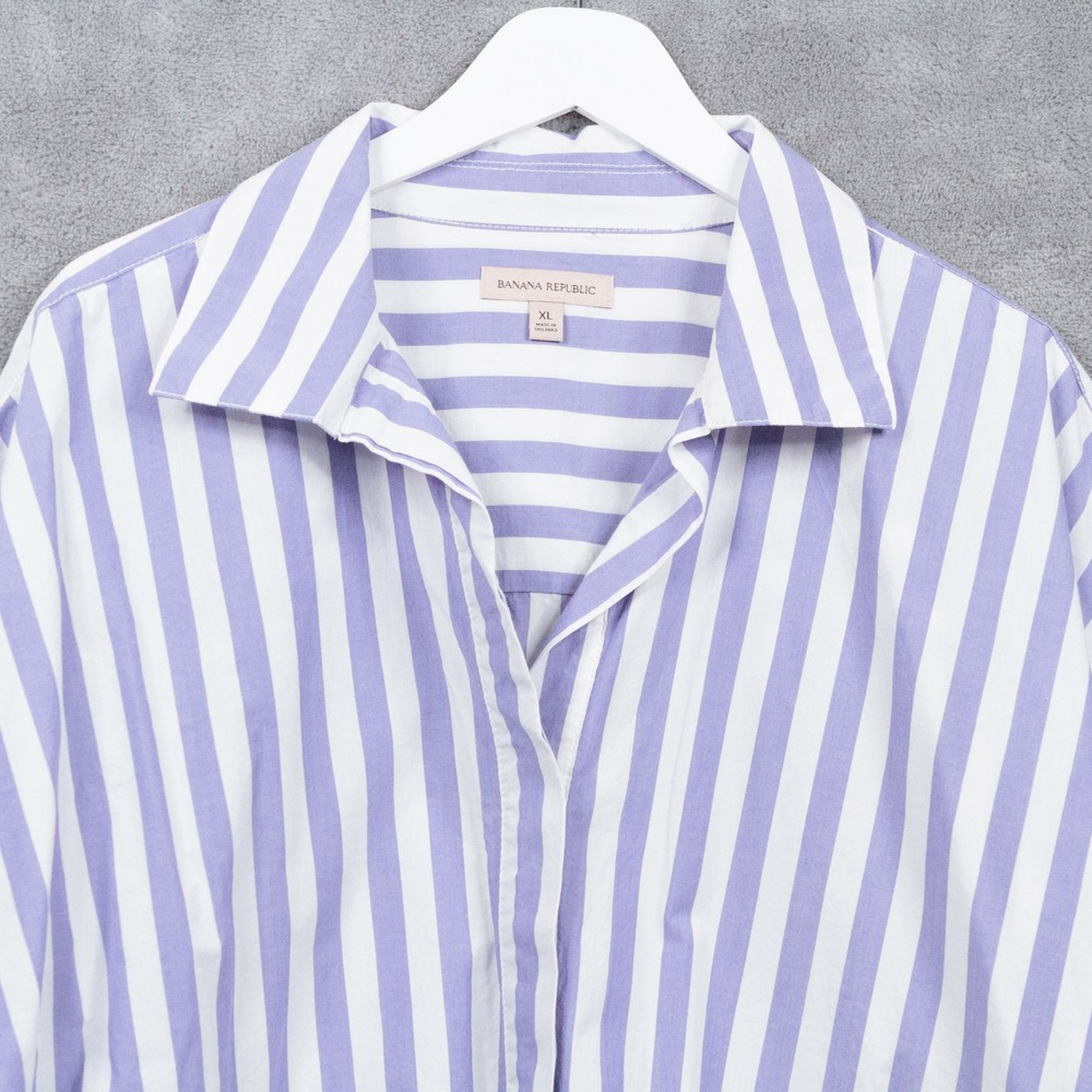 Banana Republic Lavender and White Striped Short-Sleeve Button Down Shirt - Picture 3 of 7